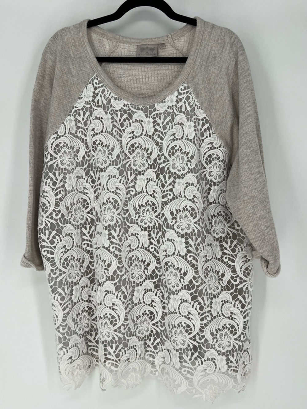 DANTELLE Lace Front Raglan Women's Top‎ - Cream/Grey